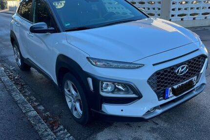 Hyundai KONA 38.000 km 17.900 € München 81737