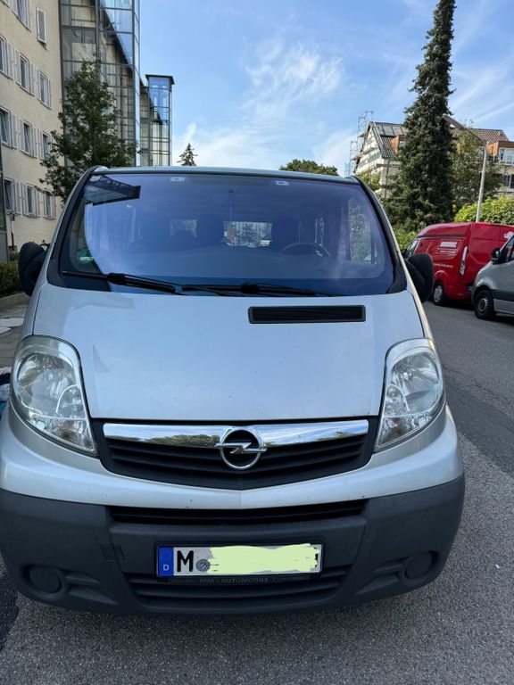 Opel Vivaro 216.000 km 8.998 € München 81377