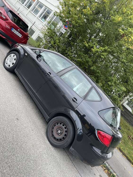 Seat Toledo 280.000 km 3.300 € München 81477