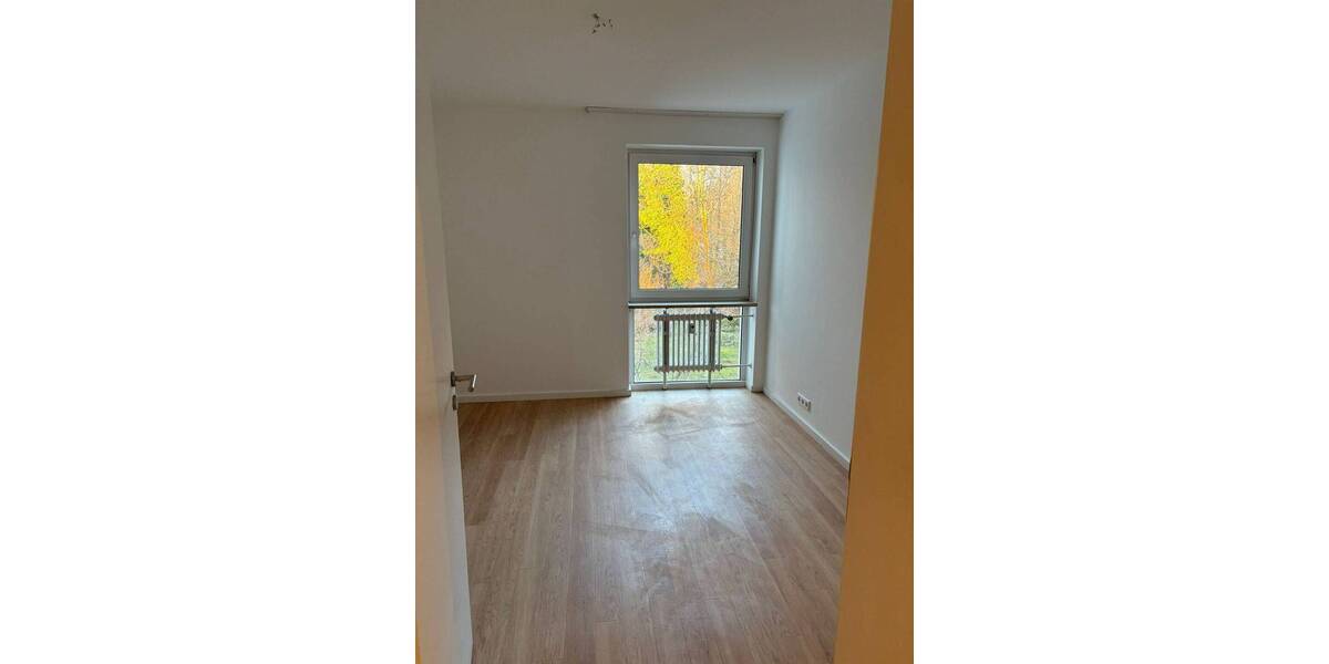 Etagenwohnung Gröbenzell - 3 Zimmer, 81 m&sup2;, 1.200&euro; | Angebot:26155593