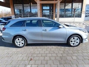 Kia Ceed SW / ceed SW CEED SW 1.5T 140 DCT7 VIS KOMF+ 15.787 km 23.490 € Höhenkirchen-Siegertsbrun 85635
