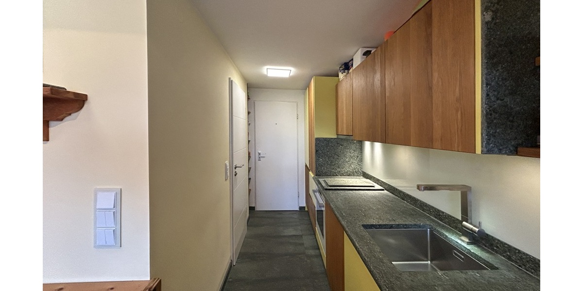 Bestlage Universität, aussergewöhnliche Sanierung und Innenausstattung 2 zimmer