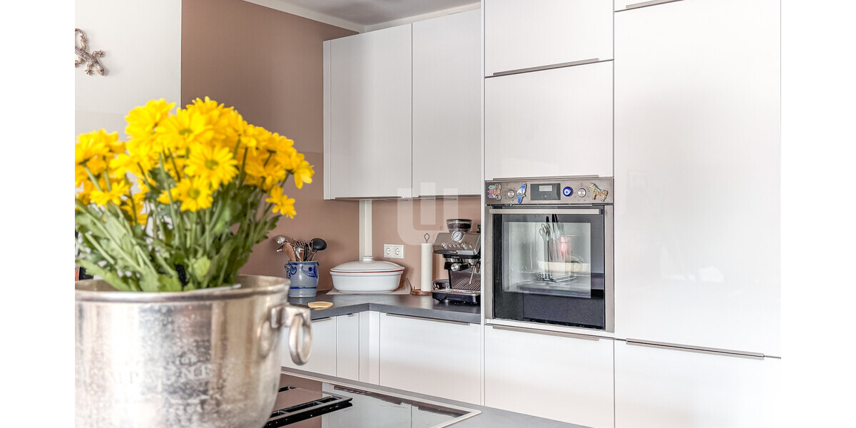 WINDISCH - Saniertes REH mit geh. Ausstattung und Wellnessbereich zentral & ruhig in Eichenau - Reihenendhaus Eichenau | Angebot:24662345