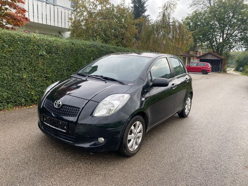 Toyota Yaris 111.000 km 2.900 € Feldkirchen 85622