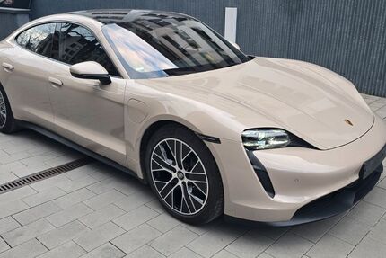Porsche Taycan 26.500 km 64.799 &euro; München 80689