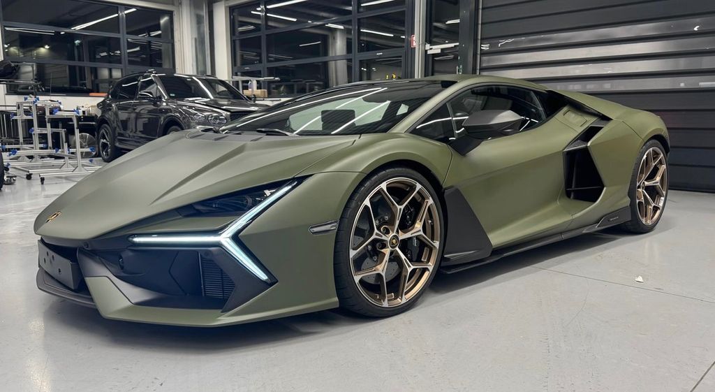 Lamborghini Revuelto 6.920 km 625.000 &euro; München 80995