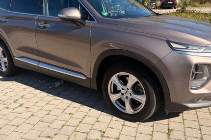 Hyundai SANTA FE 40.788 km 23.299 &euro; München 81929