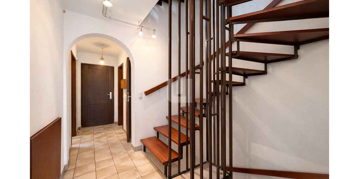 WINDISCH IMMOBILIEN - Renovierungsbedürftiges REH ideal für Familien in verkehrsberuhigter Straße - Reihenendhaus Olching | Angebot:25362370