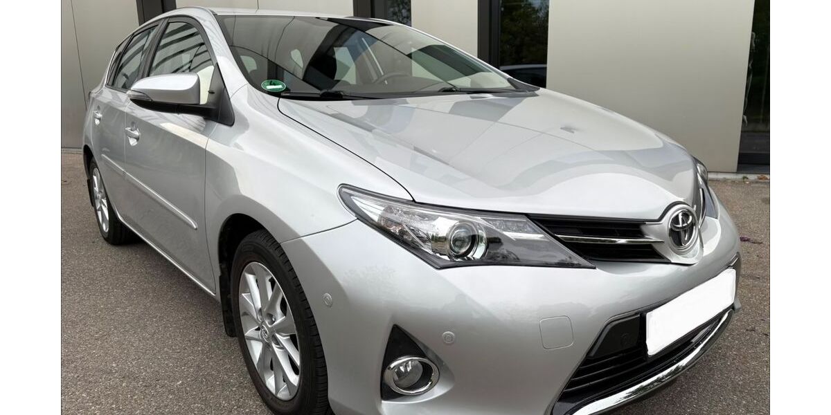 Toyota Auris 33.000 km 13.500 &euro; München 80805