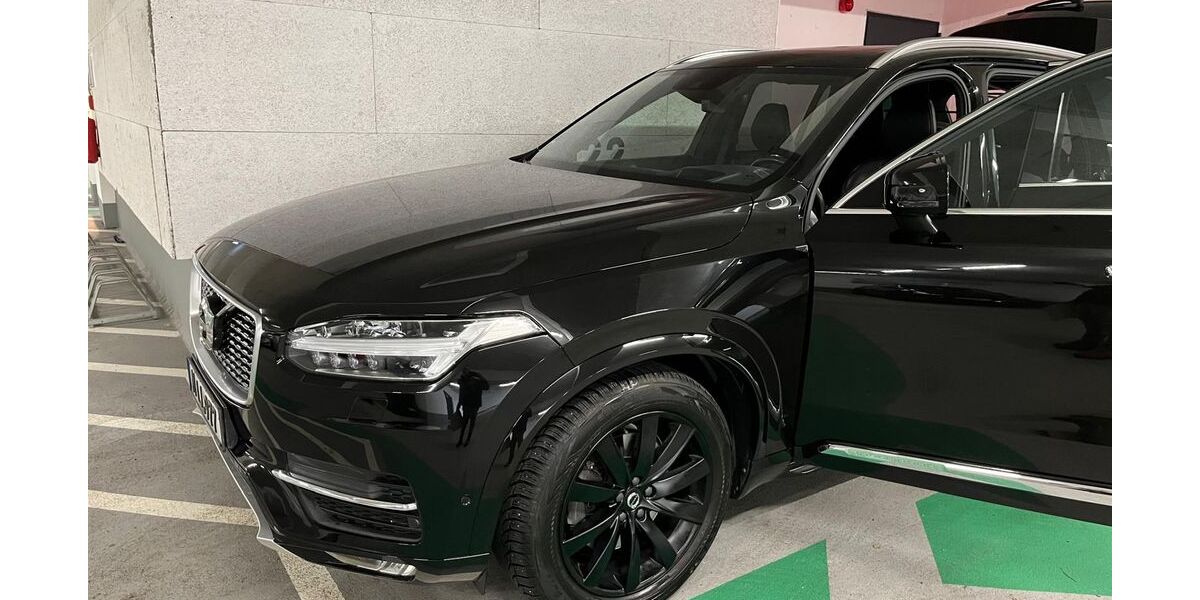 Volvo XC90 136.000 km 37.500 &euro; München 80999