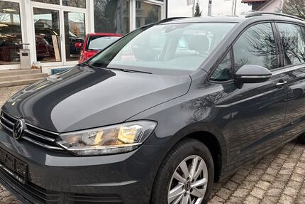 VW Touran 59.200 km 25.990 € Ismaning 85737