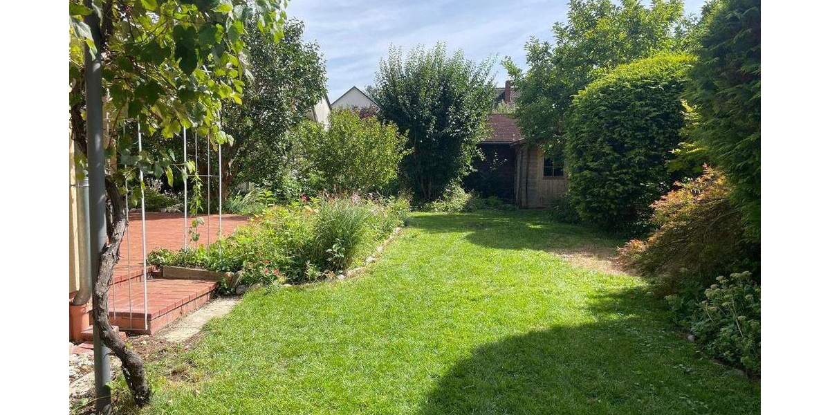 Gartenwohnung, frisch renoviert mit neuer Heiztechnik, 4+2 Zimmer 6 zimmer