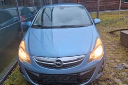 Opel Corsa 210.000 km 2.600 &euro; München 81829