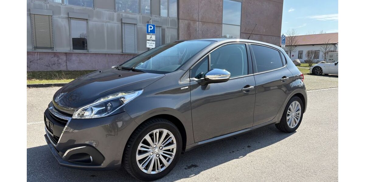 Peugeot 208 17.000 km 8.699 &euro; München 81825