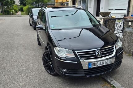 VW Touran 89.000 km 8.949 &euro; München 81476
