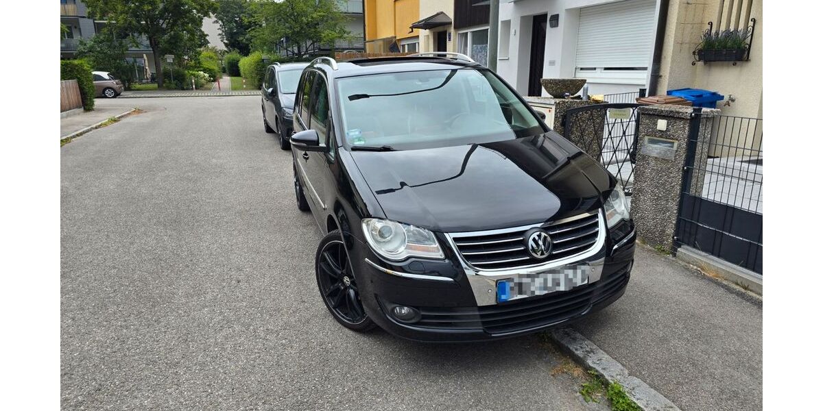 VW Touran 89.000 km 8.949 &euro; München 81476