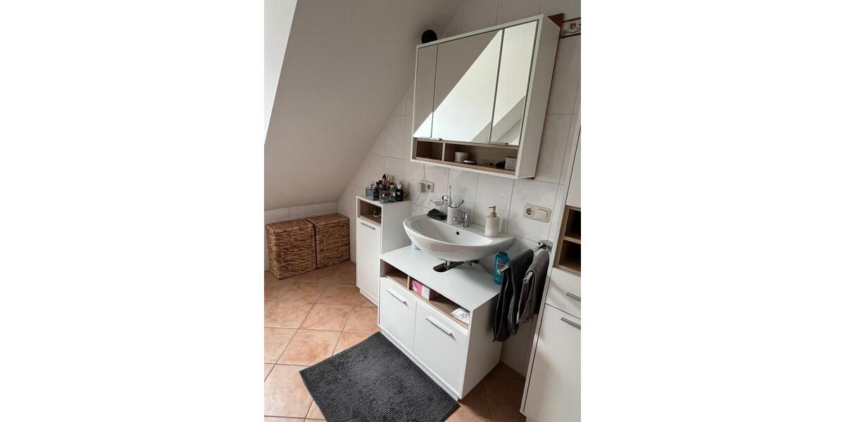 Dachgeschoßwohnung Karlsfeld - 3.5 Zimmer, 82 m&sup2;, 1.350&euro; | Angebot:25752513