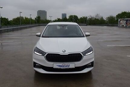 Skoda Fabia 8.000 km 15.660 &euro; München 80686