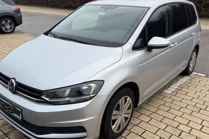 VW Touran 105.296 km 12.700 € Krailling 82152