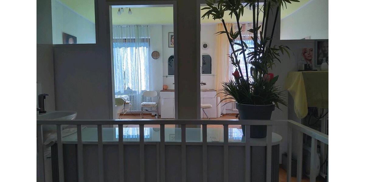 Kosmetikraum Stuhlmiete in München Haderner Stern U6 zimmer