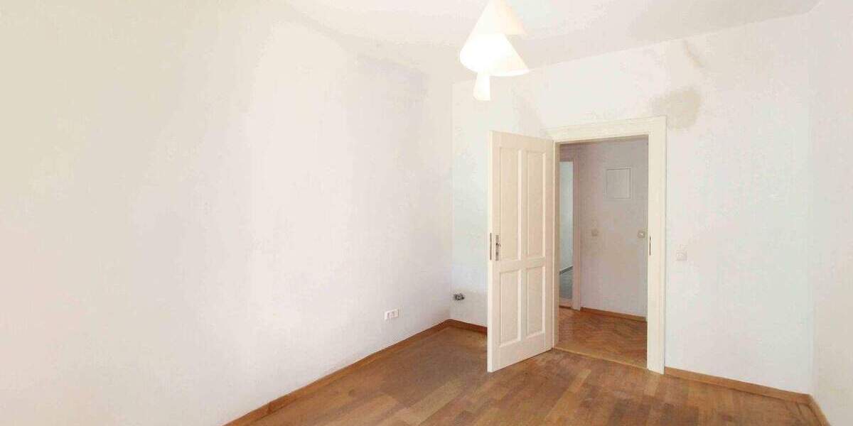 Charmante 3-Zimmer-Altbauwohnung mit Süd-Balkon in München! 3 zimmer