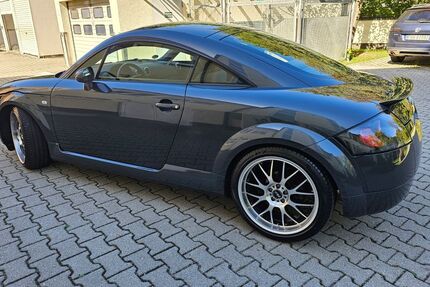 Audi TT 158.472 km 5.600 &euro; München 81827