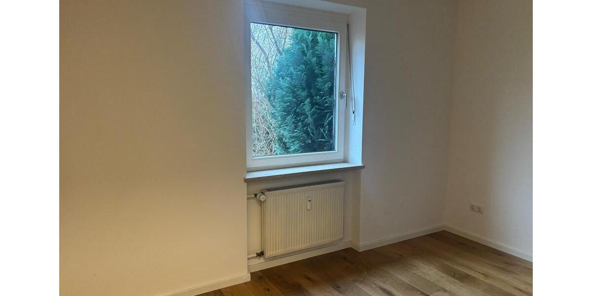 Erdgeschoßwohnung München Aubing-Lochhausen-Langwied - 5 Zimmer, 160 m&sup2;, 2.900&euro; | Angebot:25102130