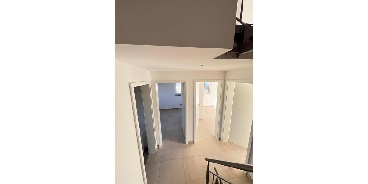 Doppelhaushälfte Egmating - 7 Zimmer, 174 m&sup2;, 2.500&euro; | Angebot:25384338