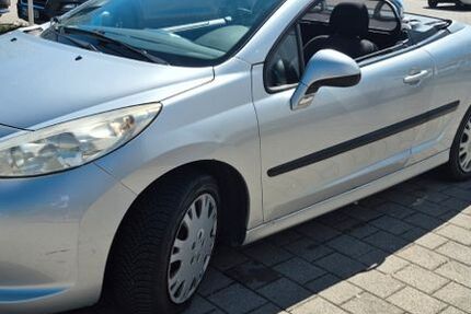 Peugeot 207 115.000 km 2.100 &euro; München 81829