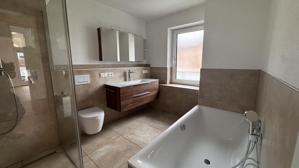 Einfamilienhaus München Am Riesenfeld - 3 Zimmer, 120 m&sup2;, 2.500&euro; | Angebot:25639804