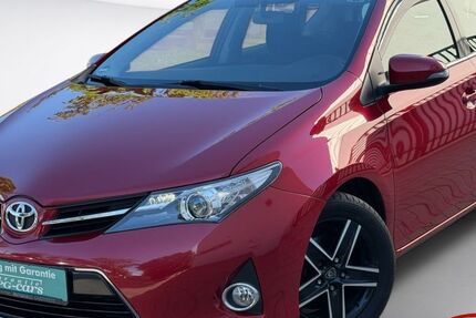 Toyota Auris 49.637 km 9.490 &euro; München 81825