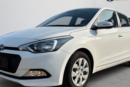 Hyundai i20 96.000 km 7.690 &euro; München 80807