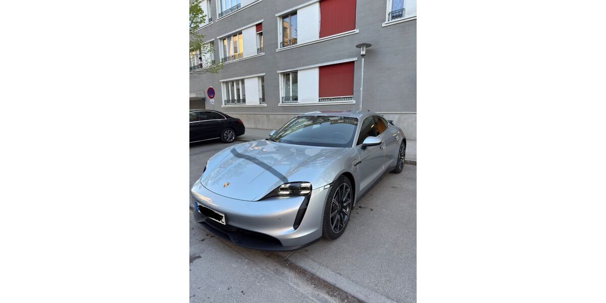 Porsche Taycan 96.000 km 59.900 &euro; München 81245