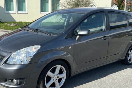Toyota Corolla Verso 207.000 km 4.290 &euro; München 81479