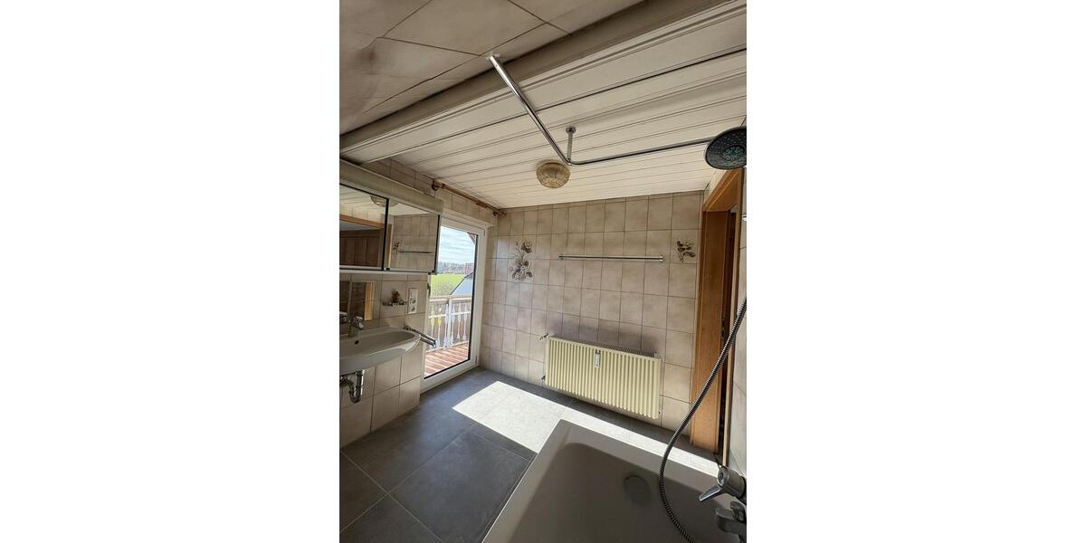 Etagenwohnung Karlsfeld - 3.5 Zimmer, 139 m&sup2;, 2.150&euro; | Angebot:25789139