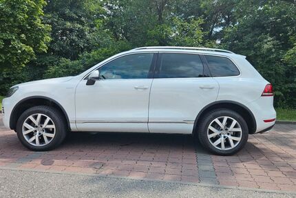 VW Touareg 242.828 km 11.500 &euro; München 81927