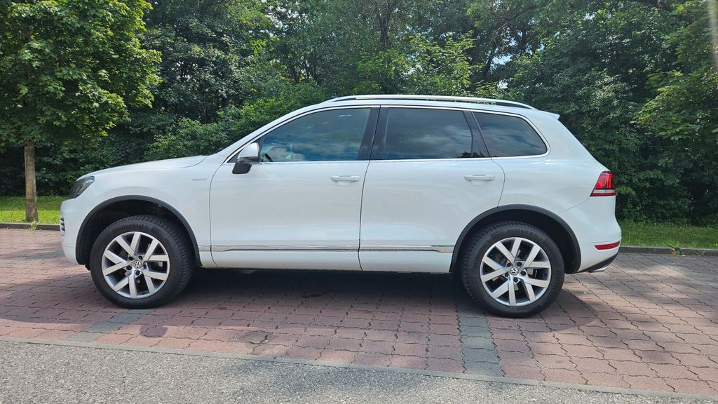 VW Touareg 242.828 km 12.100 &euro; München 81927