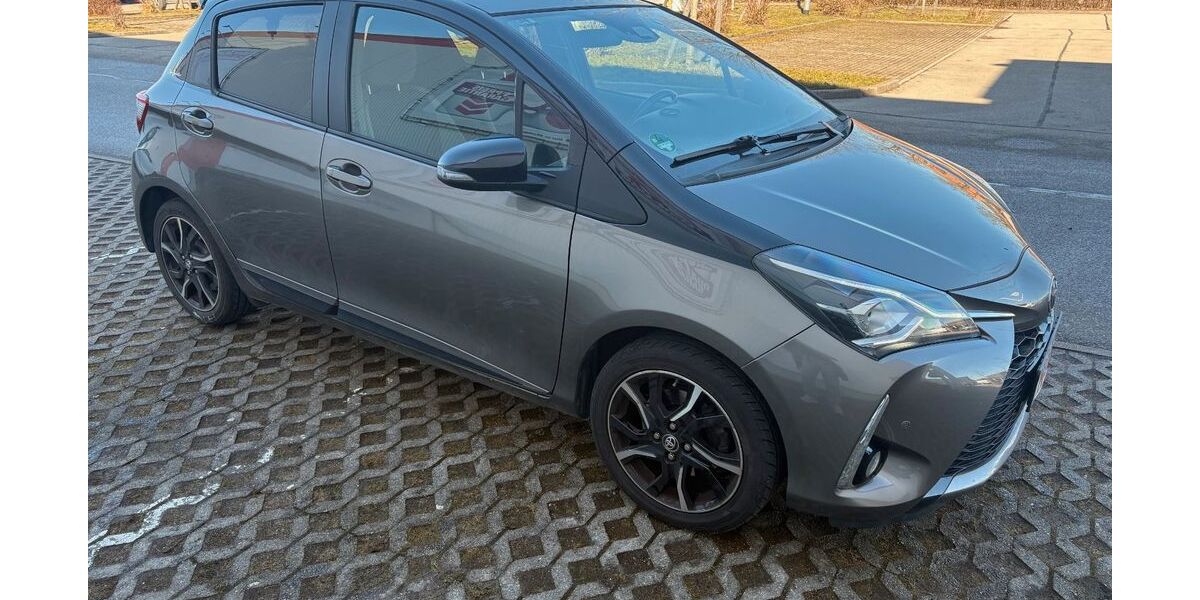 Toyota Yaris 103.000 km 10.600 &euro; München 81243