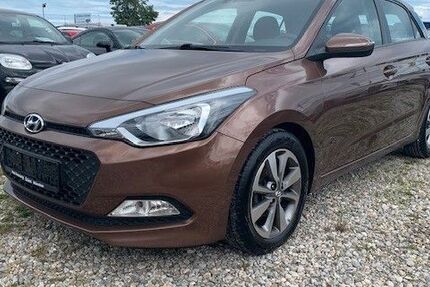 Hyundai i20 83.798 km 9.490 € München 81827