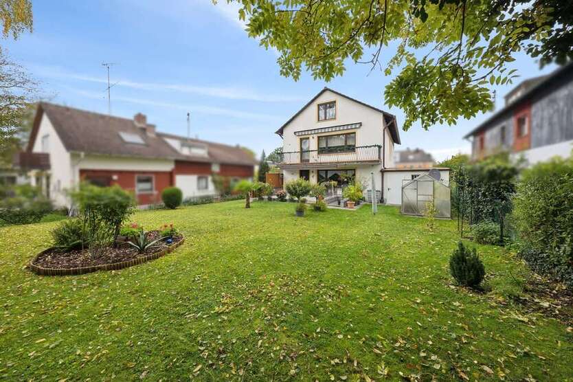 Haus zum Kaufen in Fürstenfeldbruck 990.000 € 179.6 m² 6 zimmer