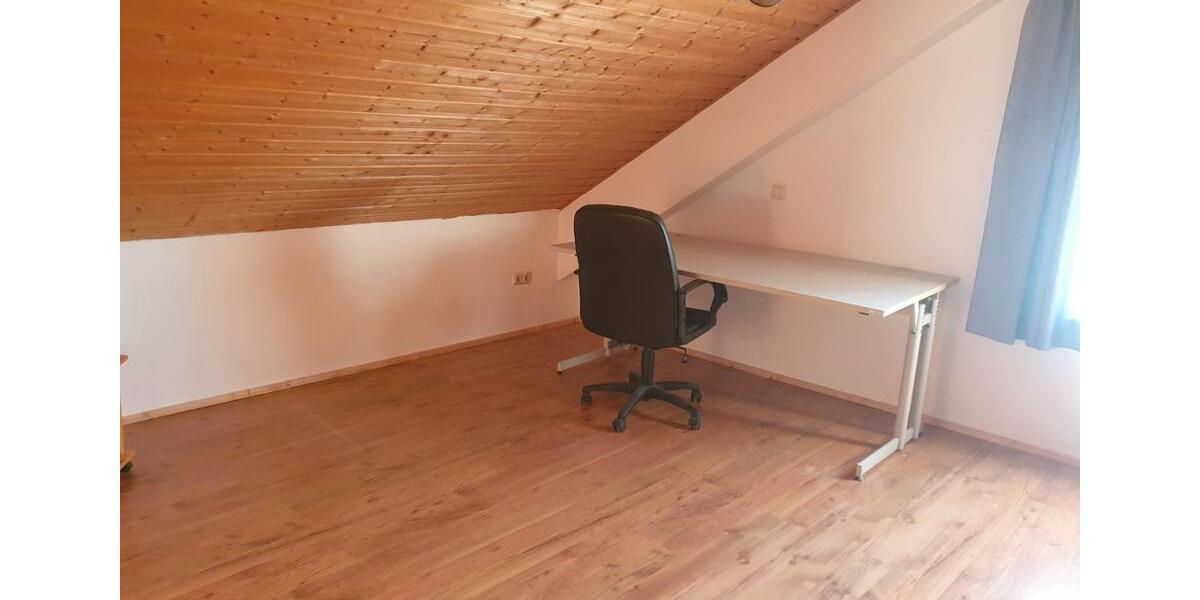 Dachgeschoßwohnung Karlsfeld - 2 Zimmer, 38 m&sup2;, 750&euro; | Angebot:26245295