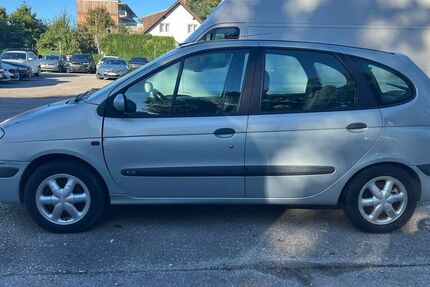 Renault Scenic 181.000 km 1.490 &euro; München 81243