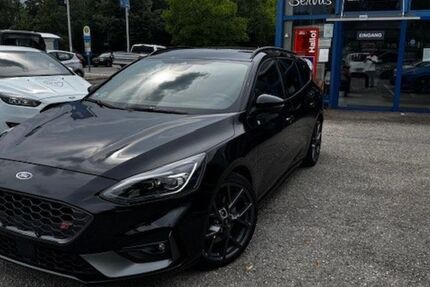 Ford Focus 25.000 km 28.900 &euro; Unterhaching 82008