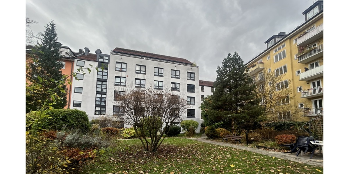 Bestlage Universität, aussergewöhnliche Sanierung und Innenausstattung 2 zimmer