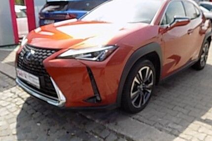 Lexus UX 19.613 km 23.960 € München 81677