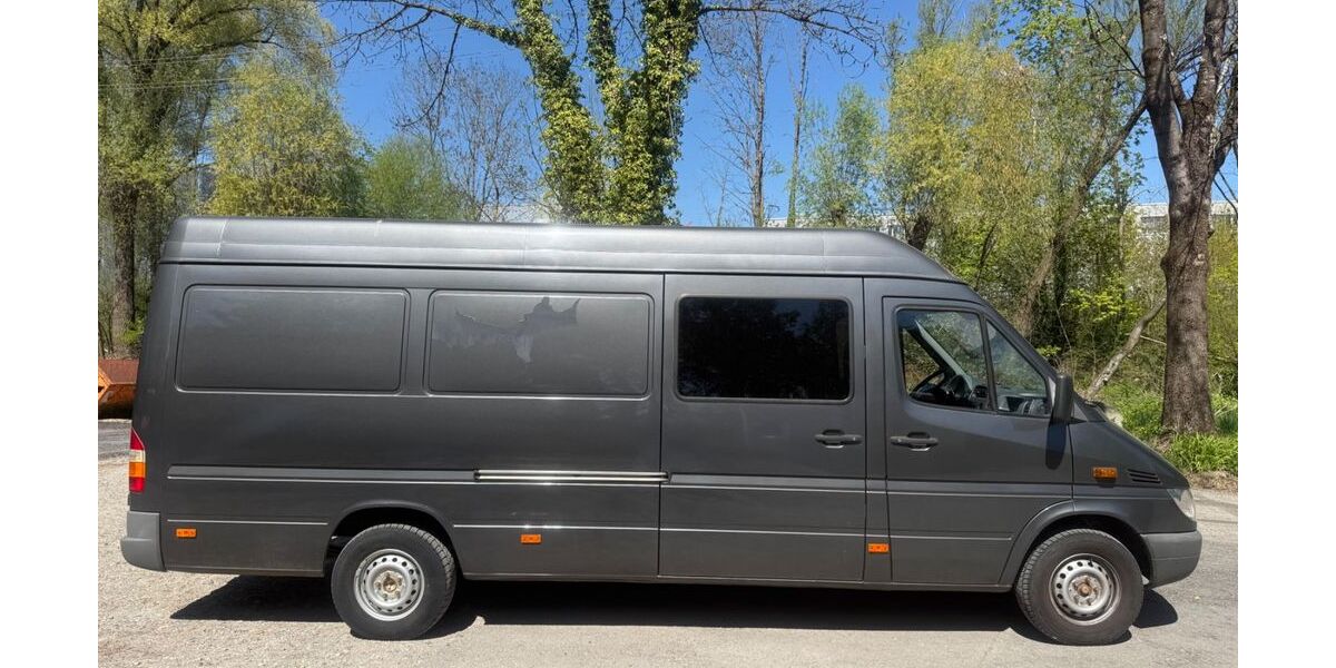 Mercedes-Benz Sprinter 381.000 km 7.999 &euro; München 81243