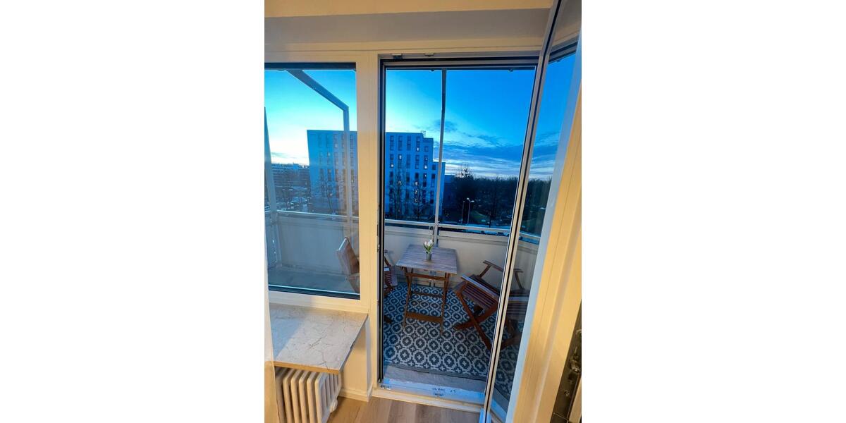 WG-Zimmer m. eigenem Balkon-90m2-möbliert-2er-WG, Olymp.West 3 zimmer