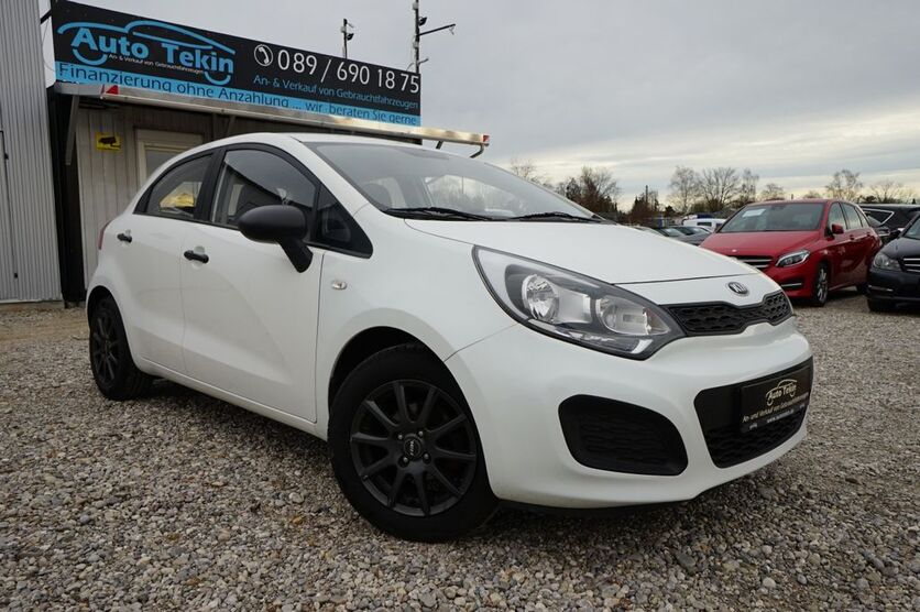 Kia Rio 138.064 km 5.950 € München 81829