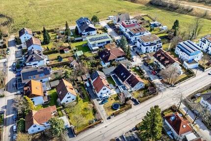 Attraktives Baugrundstück mit Genehmigung für einen Dreispänner zimmer