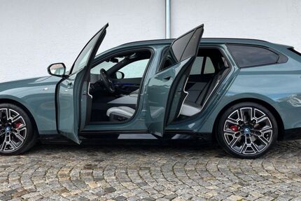 BMW i5 5.000 km 74.300 € München 81245